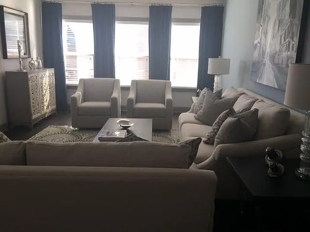 Larkspur Pointe Apartments — Photo 2