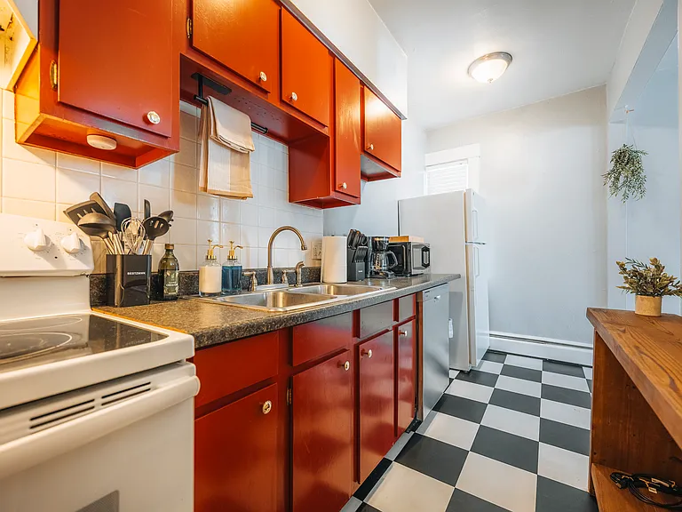1532 Perry St #2 — Photo 17