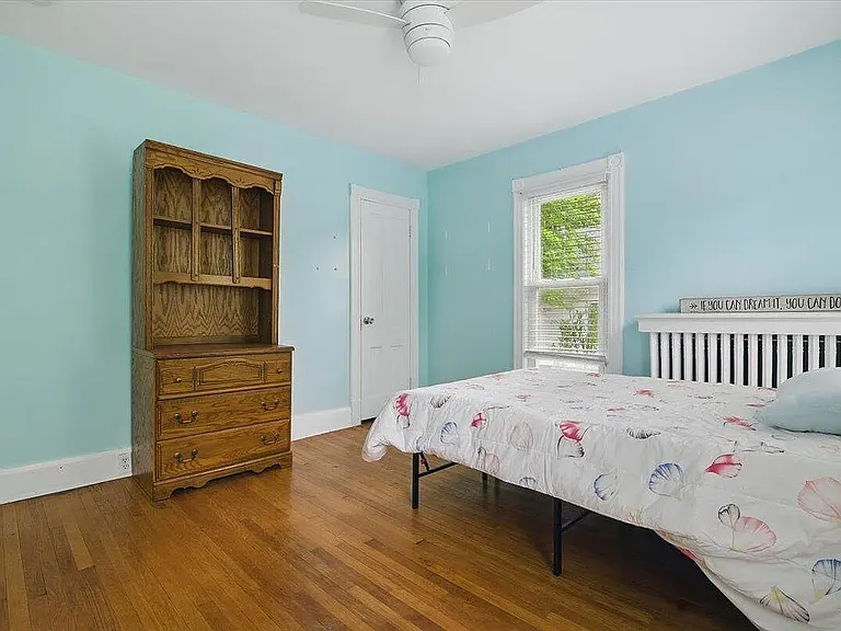 112 E Brown St — Photo 7