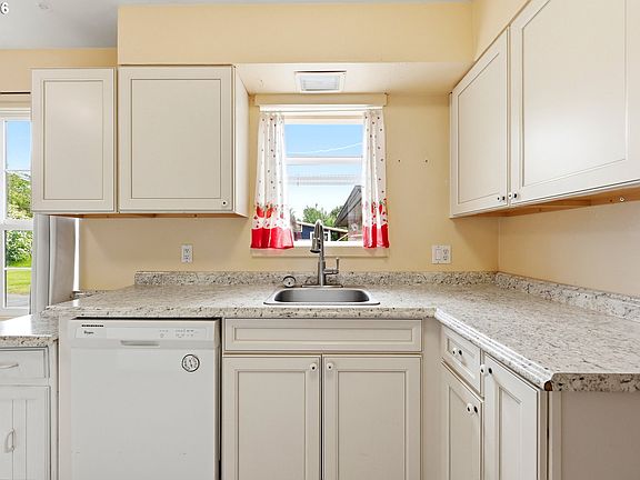 2nd image of 18121 SE Langensand Rd