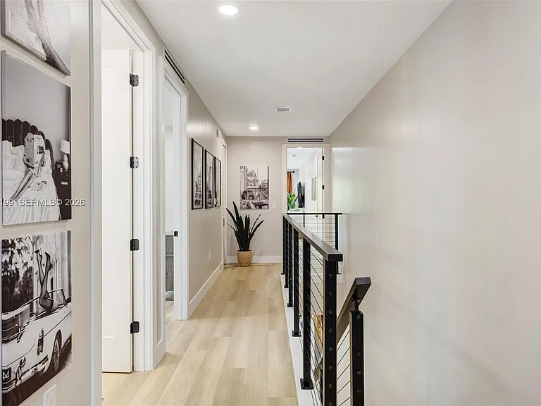 703 SW 17th St — Photo 39