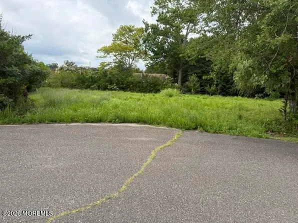 33 Cove Drive, Bayville, NJ 08721