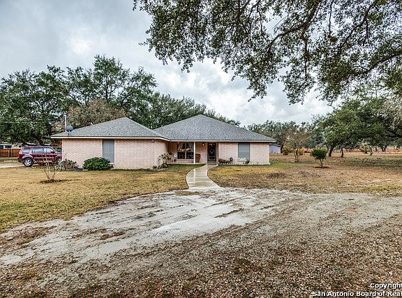 2nd image of 304 Governors Dr