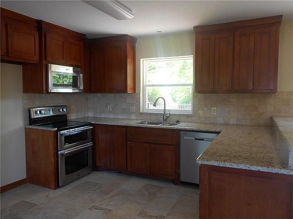 2nd image of 204 Moorman Dr