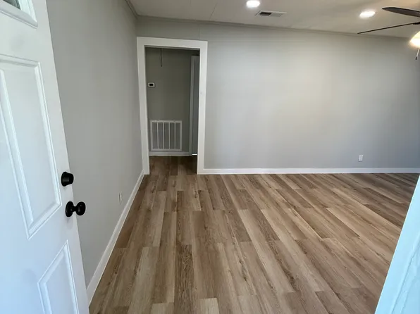922 Alan Rd, Lake Charles, LA 70607