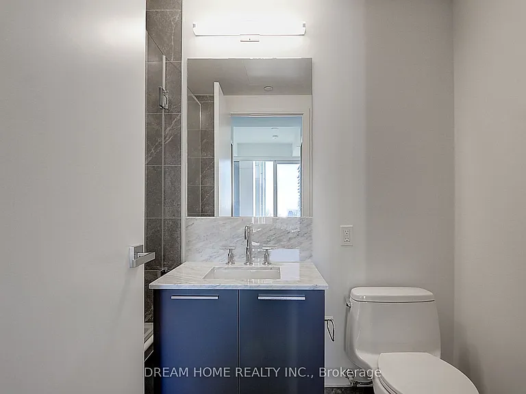3 Gloucester St #1913 — Photo 22