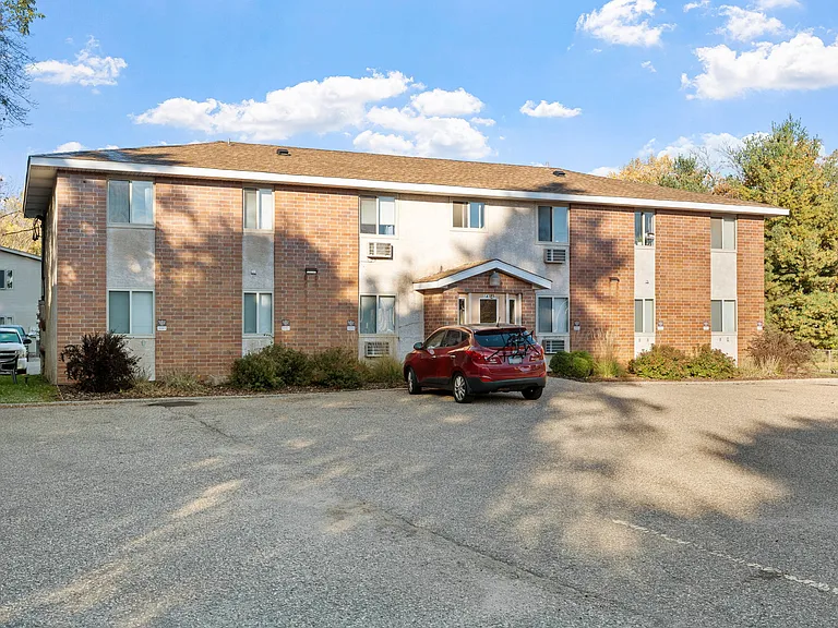 Summit Park Apartments — Photo 1