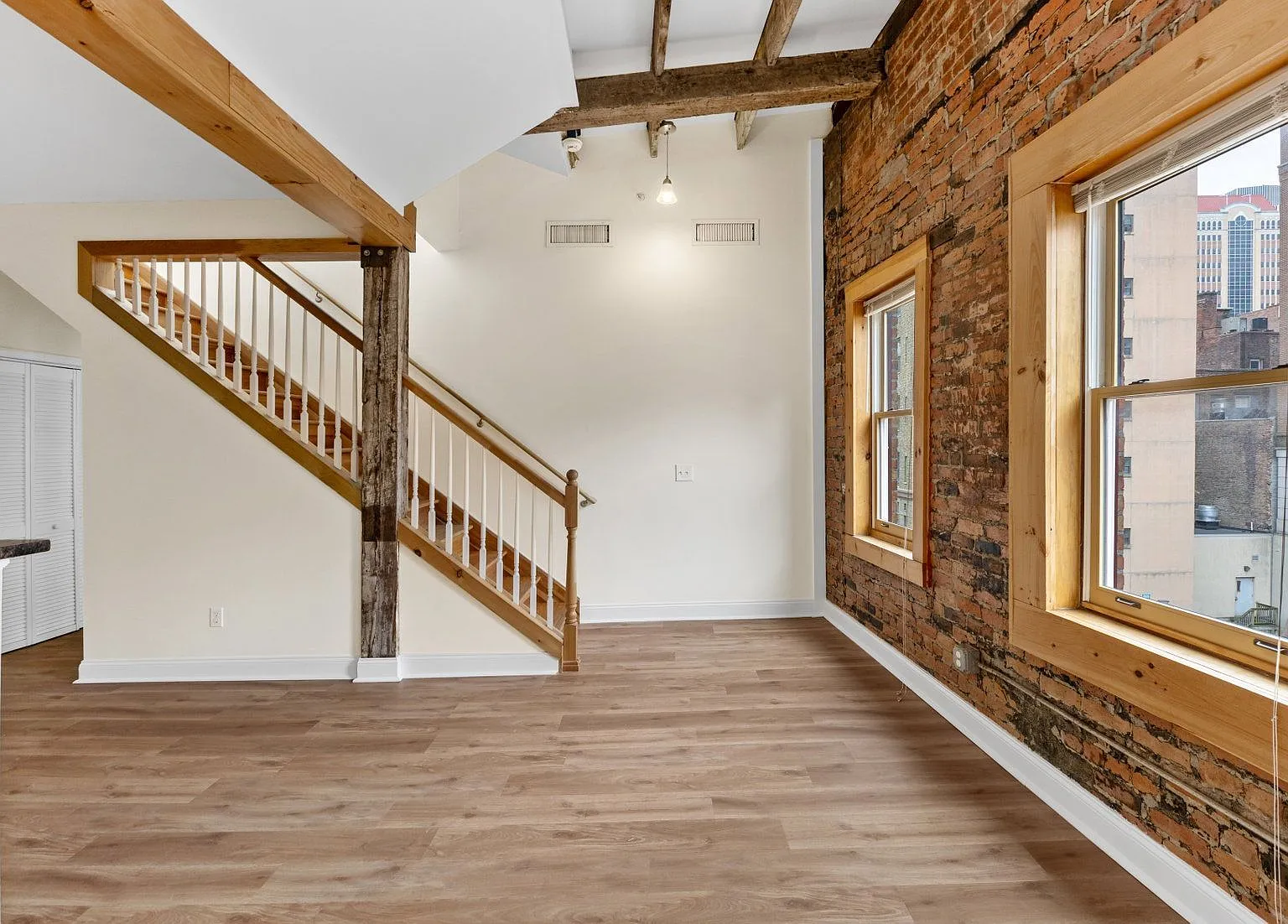 1 bed, 1.0 bath, $1,600 — Photo 3