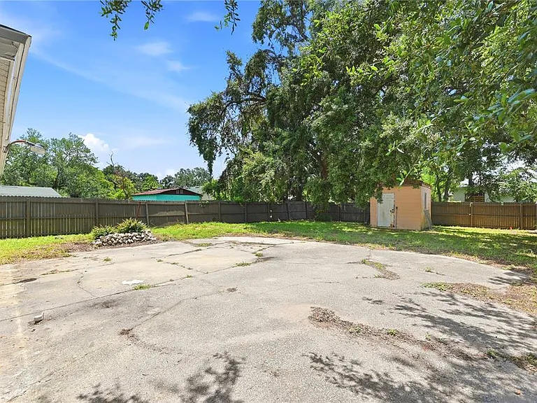 808 S Ivey Ln — Photo 20