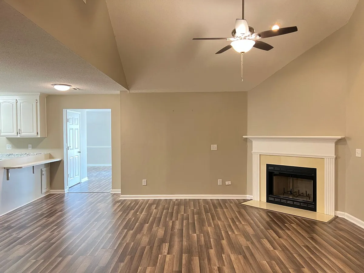 Building Photo - 203 Bryson Way