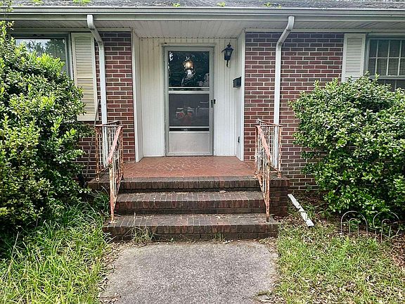3rd image of 145 Whittier Pl