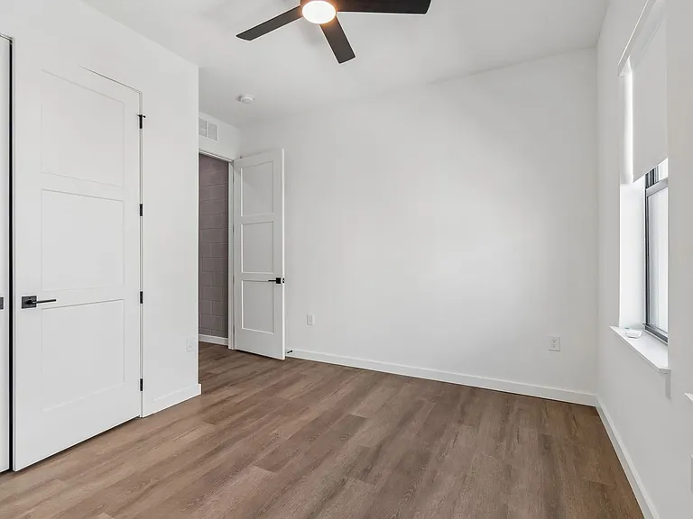 1218 E Kay St #14 — Photo 40