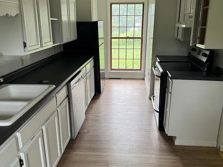 1239 Perry Hwy — Photo 3