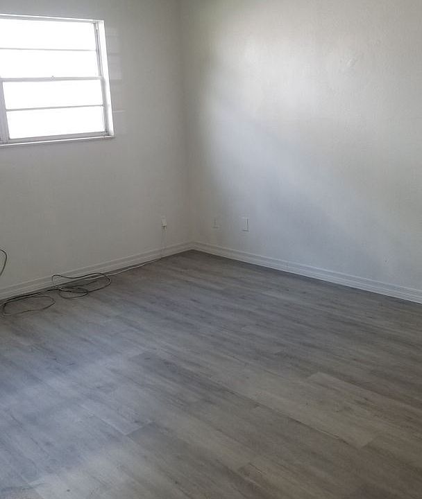 1st image of 805 Grove Ave #8510902