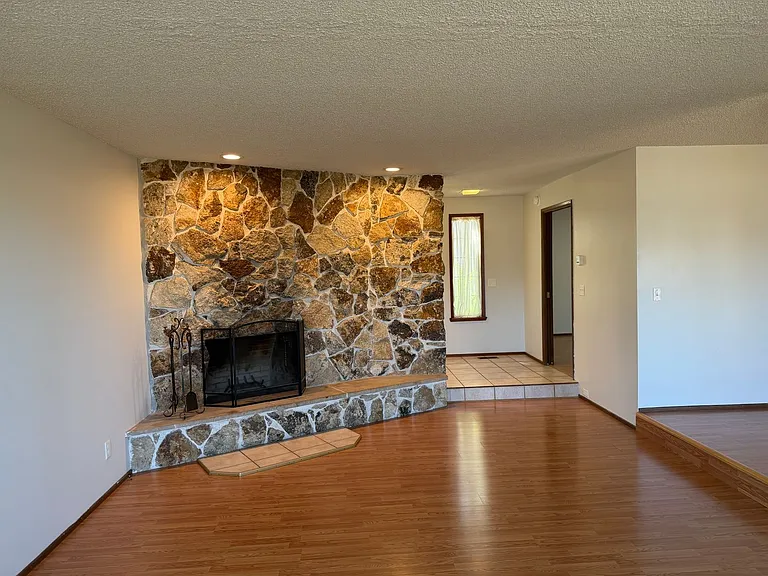 1422 Lawnridge Ave — Photo 6