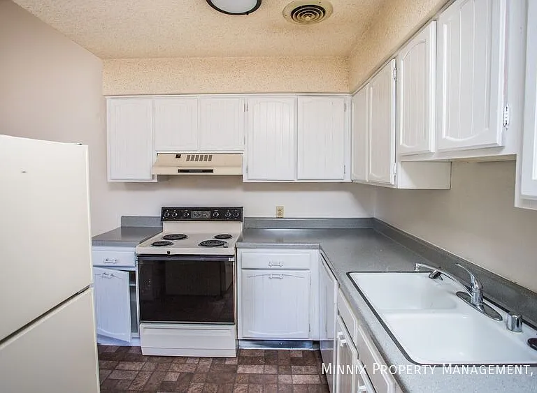 Whispering Oaks 1904 N. Midland — Photo 19