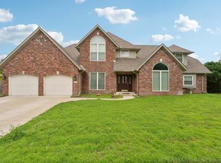 105 N 67th St, Broken Arrow, OK 74014