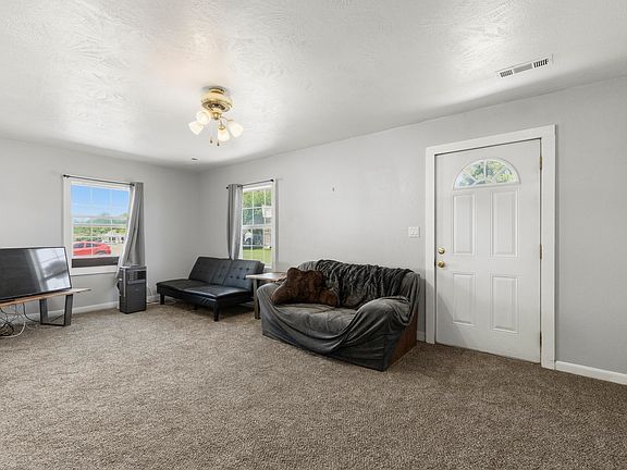 4th image of 4038 Sturdivant Ave