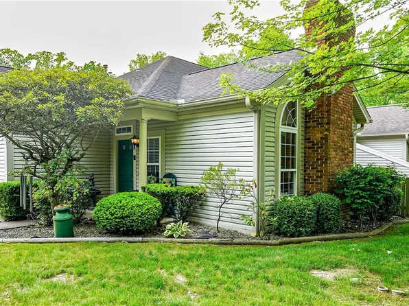 142 Wilcox Rd, Youngstown, OH 44515