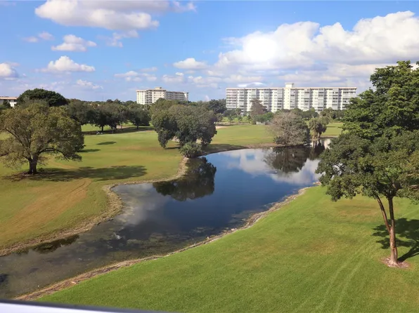 565 Oaks Lane #406, Pompano Beach, FL 33069