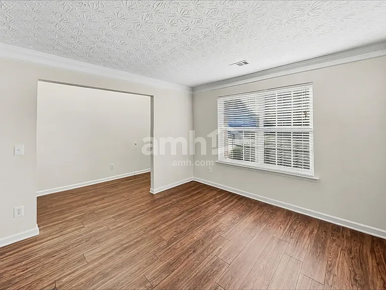 218 Wild Flower Ln — Photo 8