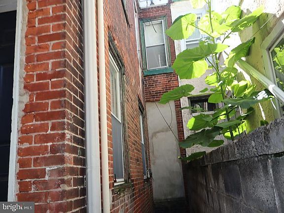 4th image of 811 N Holly St