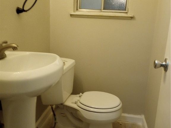 5th image of 6627 Tamarind Dr