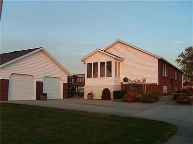 EXTERIOR SIDE