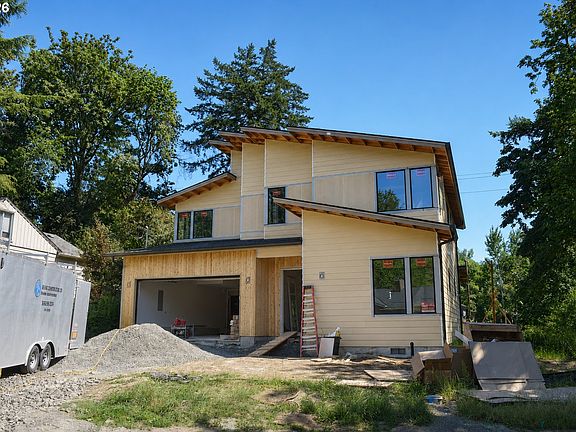 2nd image of 4620 SW Cullen Blvd