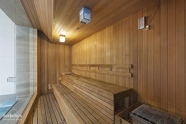 Sold by Sotheby's International Realty | media 14