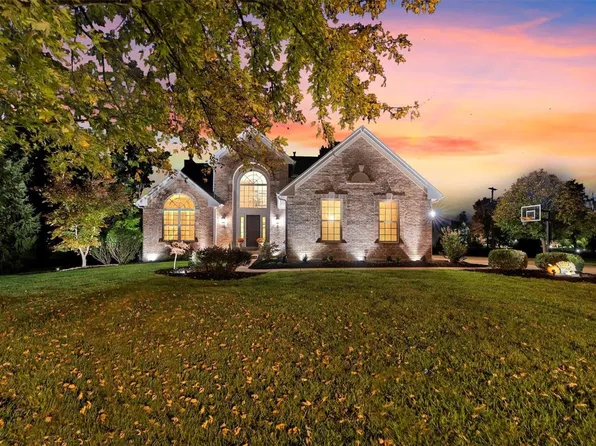 17820 Keystone Bluff Ct, Chesterfield, MO 63005