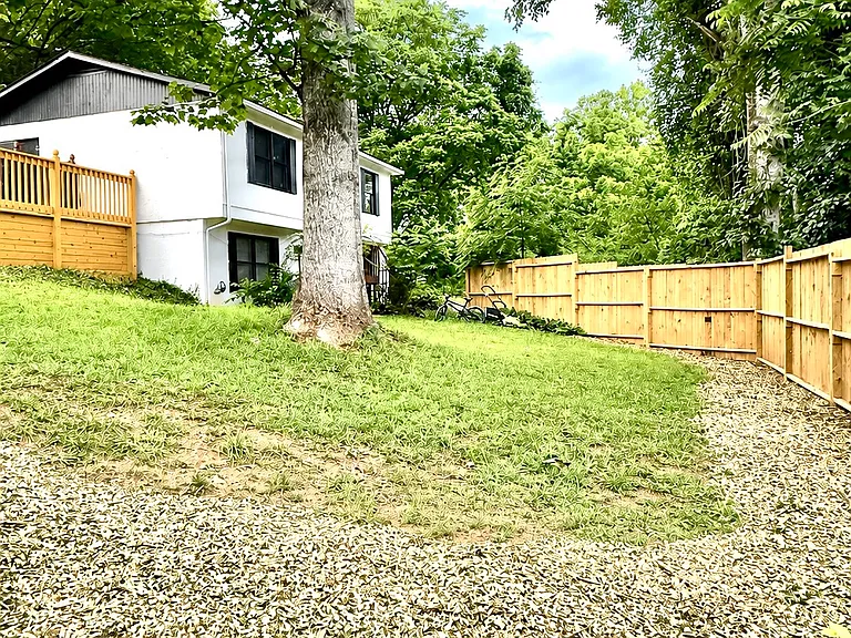 10 Miami Cir — Photo 18