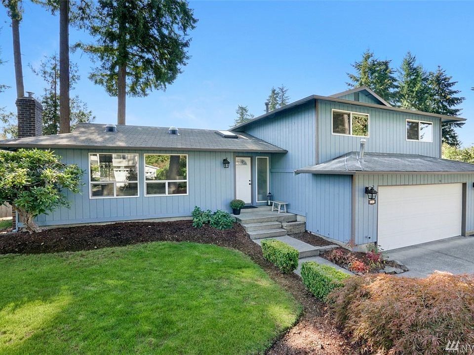 Edgewood Home with 3 car garage.