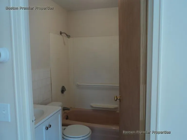 W Squantum St — Photo 13