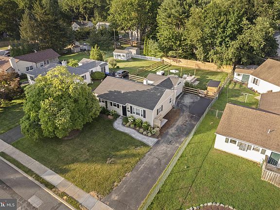 5th image of 113 Manor Rd
