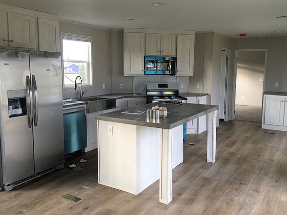 Large Kitchen Island, Stainless Appliances