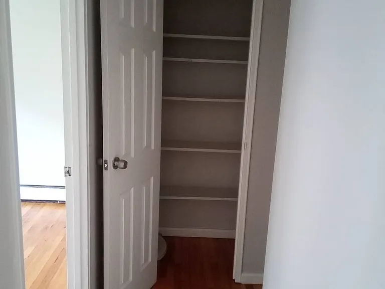 Pine Street Apartments — Photo 23