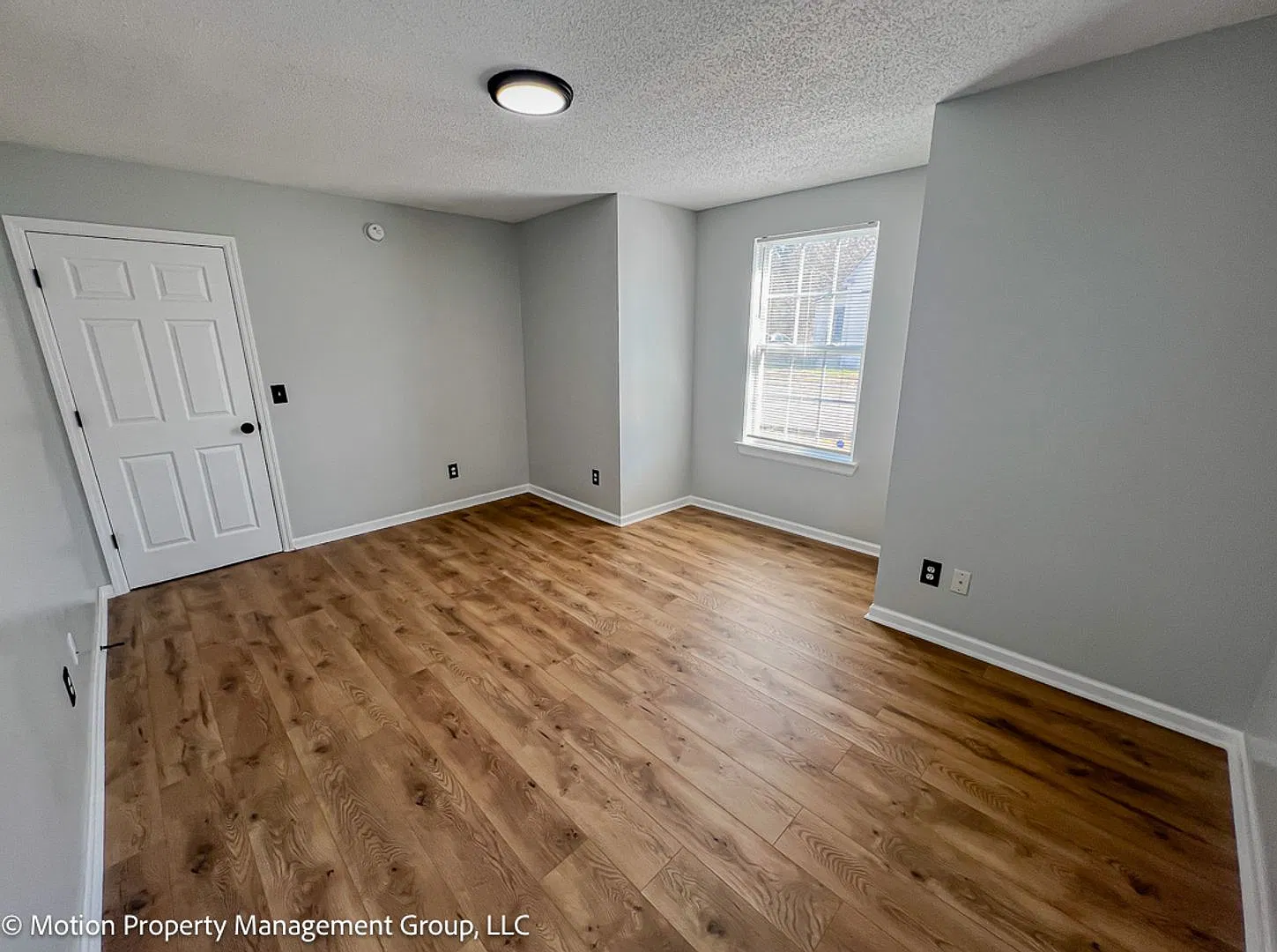 2407 North Chamberlain Avenue — Photo 3