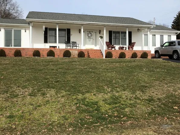 112 Hare Ct, Bluefield, WV 24701