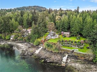 976 Lands End Rd, North Saanich, BC V8L 5L3