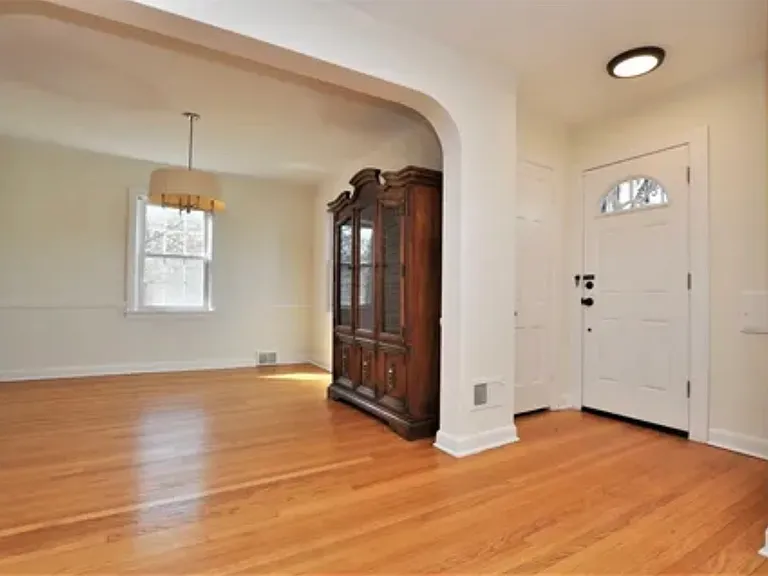 6815 N Lowell Ave — Photo 4