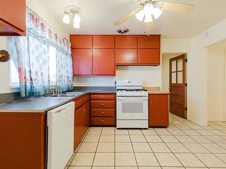 1502 Campbell Pl — Photo 17
