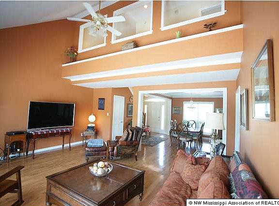5th image of 7451 Lauren Ln