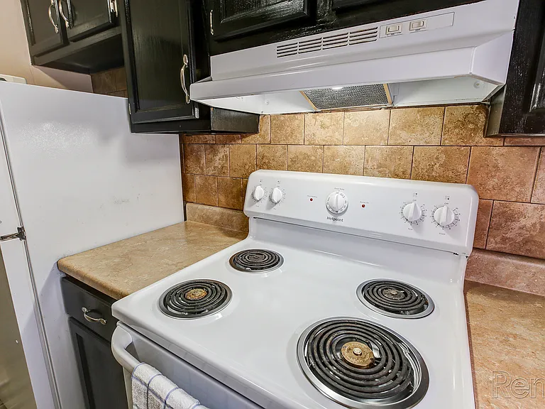 Glenview Apartments — Photo 92