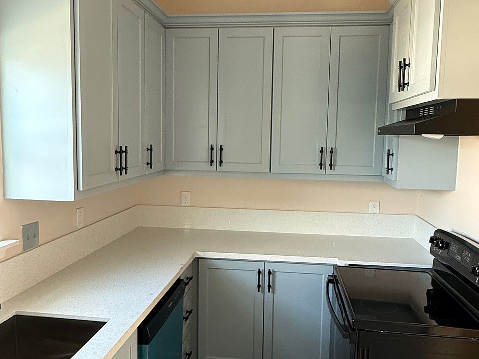1st image of 915 35th St