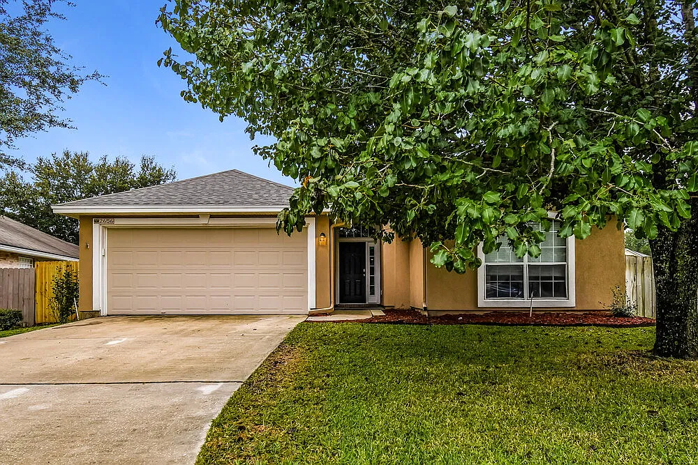 4 bed, 2.0 bath, 1638 sqft, $2,065 — Photo 1