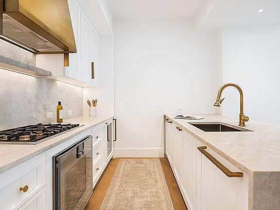 3rd image of 2505 Broadway #10C