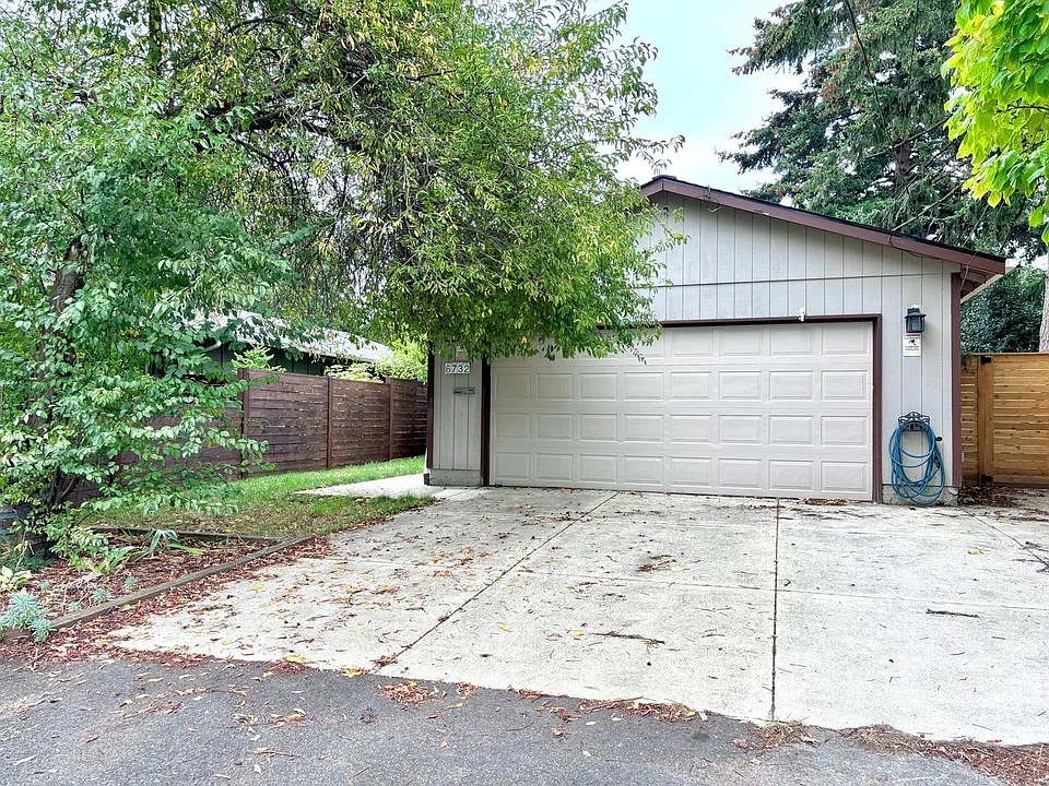6732 SE 56th Ave