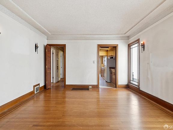 3rd image of 2247 16th Ave