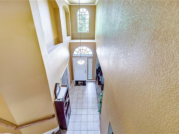 3rd image of 1112 Miramar Ave